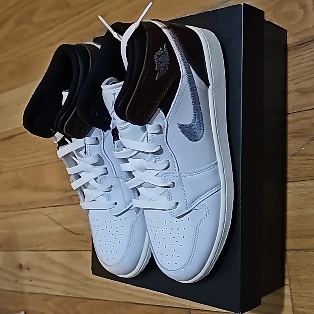 Air Jordan 1 Mid SE (GS)